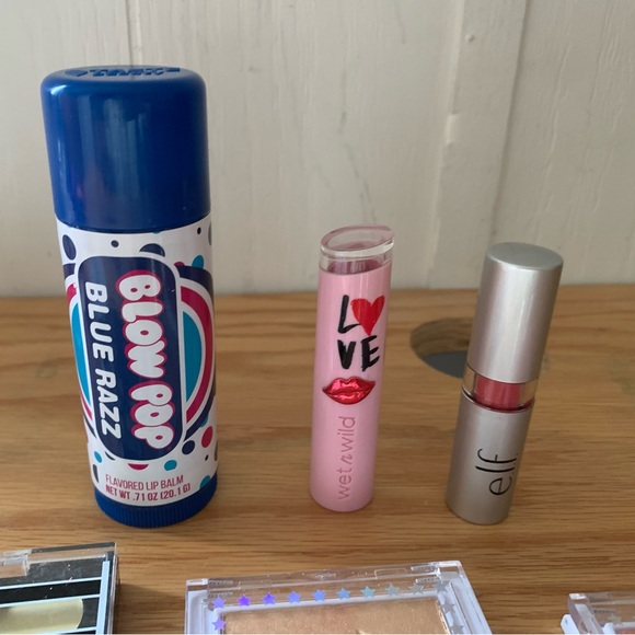 New 24 pcs of Makeup & Makeup Tools Various Brands Eyeshadow Lipstick Highlight - Picture 5 of 16